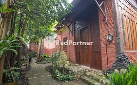 Djawata Resort&Gallery near Desa Wisata Kasongan Yogyakarta RedPartner